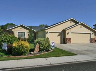 7612 Cypress Ln, Nampa, ID 83687