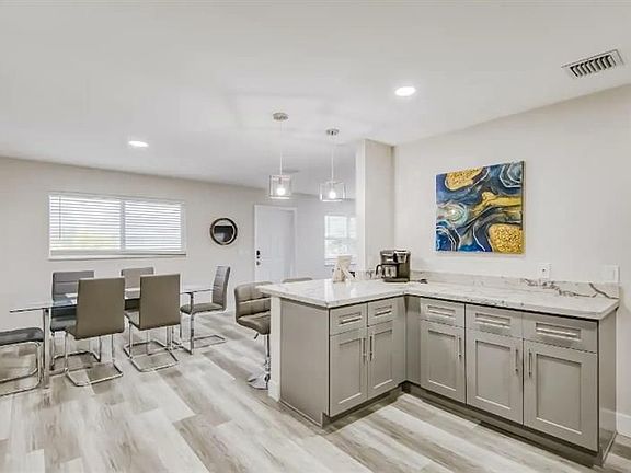 4th image of 112 Claremont Ln