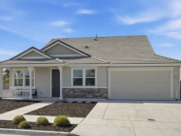 1981 Dylan St, Hollister, CA 95023