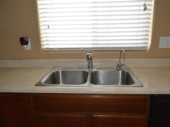 3rd image of 2938 N Congressional Ct