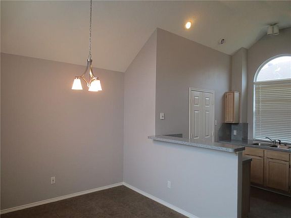 4th image of 1909 Ambrose Dr