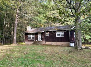 580 Rolling Pines Dr, Saylorsburg, PA 18353