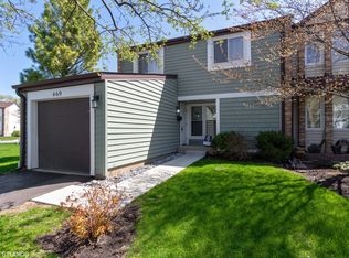 669 Cedarwood Ct, Wheeling, IL 60090