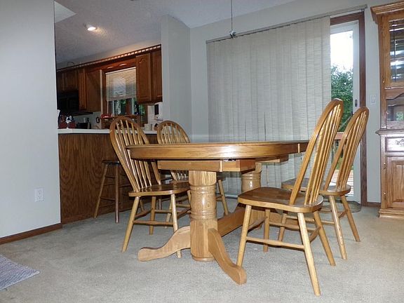 3rd image of 565 Fitzgerald Pl NE
