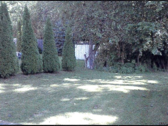3rd image of 11 Green Meadow Dr