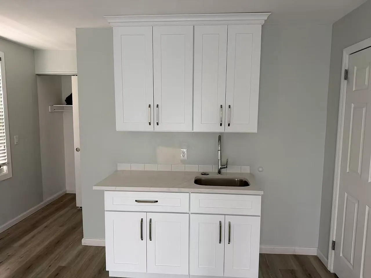 Studio, 350 sqft, $1,300 — Photo 1