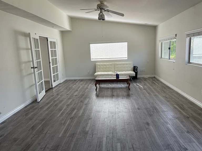1657 Meadow Glen Rd — Photo 4