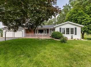 11915 Wedgewood Ln, Darlington, WI 53530