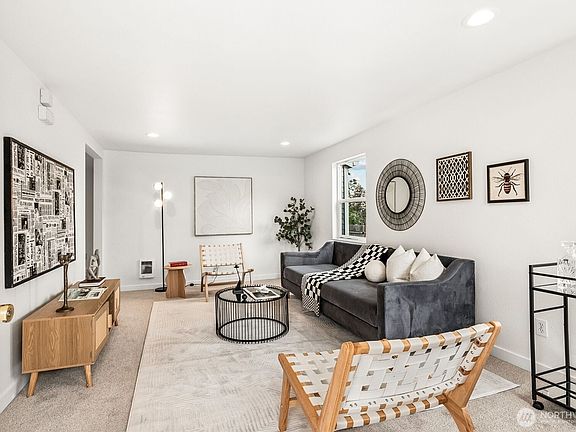 5th image of 3142 Glendale Drive W