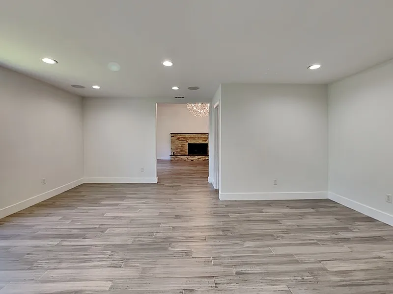 Building Photo - 6915 Forest Glade Cir
