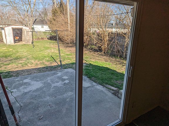 4th image of 1827 Woodbine Dr
