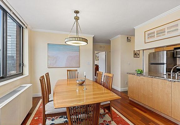 5th image of 343 E 74th St APT 17B