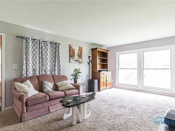 4th image of 246 Margaret Pl