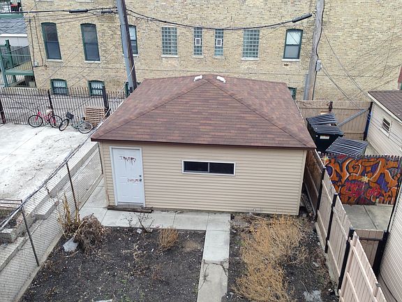 3rd image of 1005 N California Ave