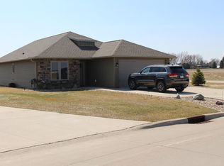 126 Stoneybrook Cir SW, Spencer, IA 51301