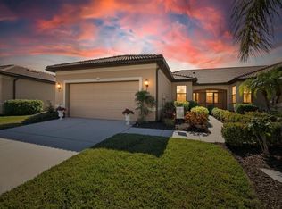 220 Shell Falls Dr, Apollo Beach, FL 33572