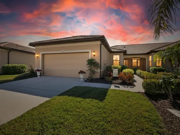 220 Shell Falls Dr, Apollo Beach, FL 33572