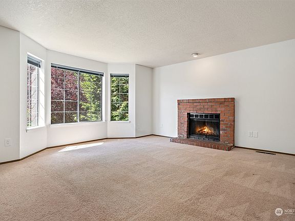 4th image of 4540 NW Scarlet Court