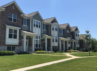 2626 Dunraven Ave, Naperville, IL 60540
