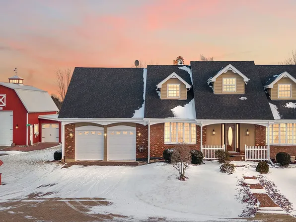 16038 E 12000n Rd, Grant Park, IL 60940