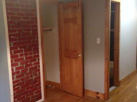 4th image of 119 Boerum St APT 1R