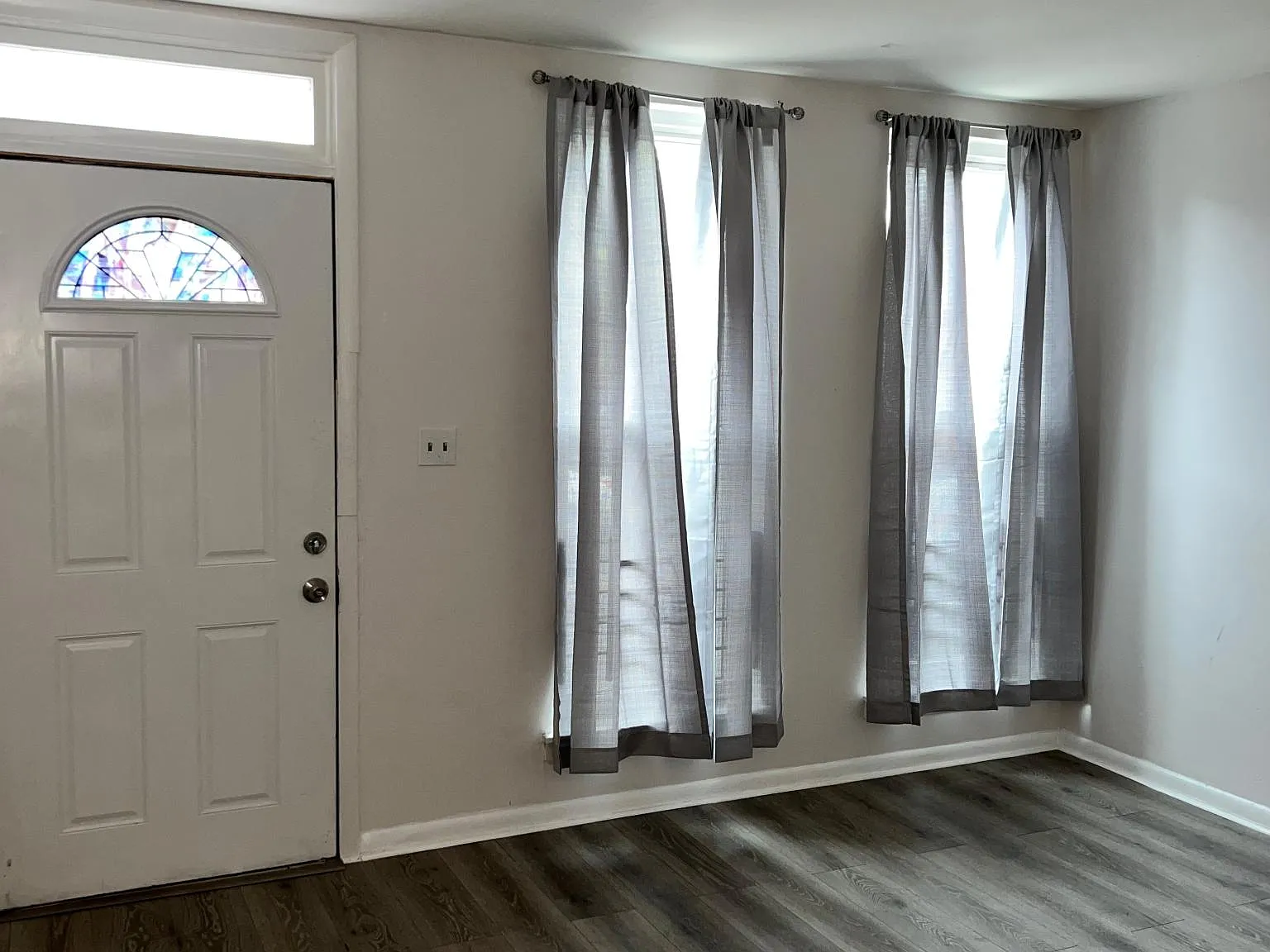 3 bed, 1.5 bath, $1,700 — Photo 3