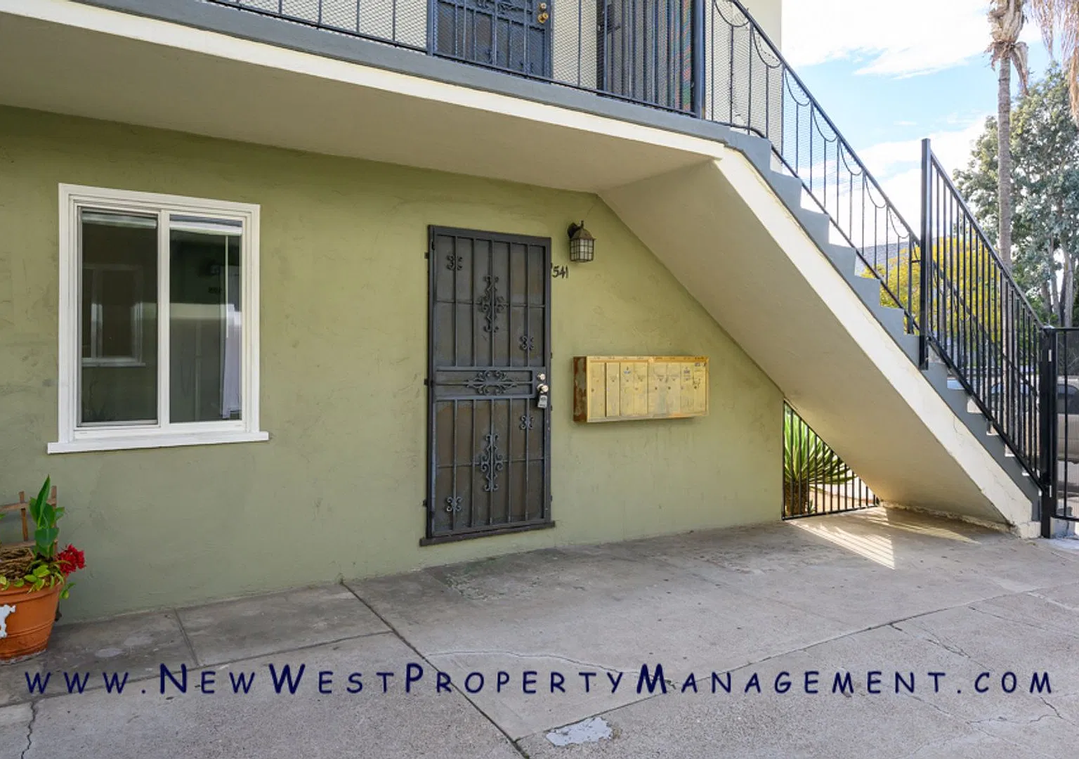 Ground-floor Sherman Heights 1 Bedroom, Available for Immediate Occupancy! — Photo 3