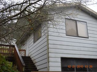215 SW 3rd St, Clatskanie, OR 97016