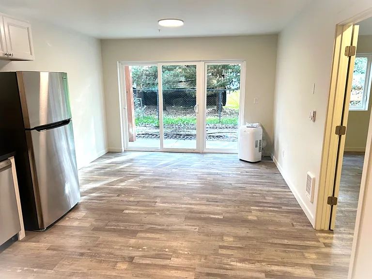 126 E Evergreen Dr #303 — Photo 6