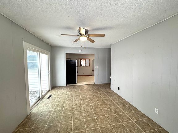 5th image of 401 7th Ave SE