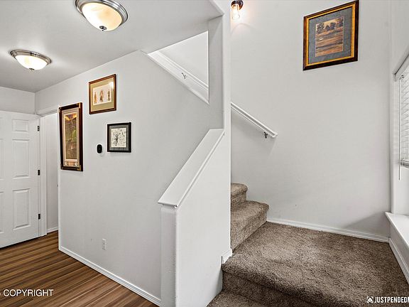 5th image of 9166 Eagle River Ln