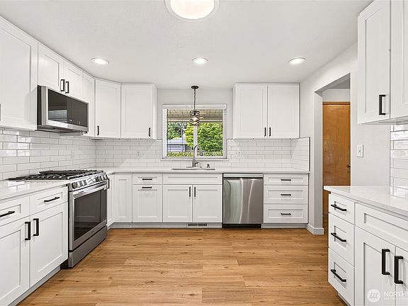 2nd image of 1209 Florence Street