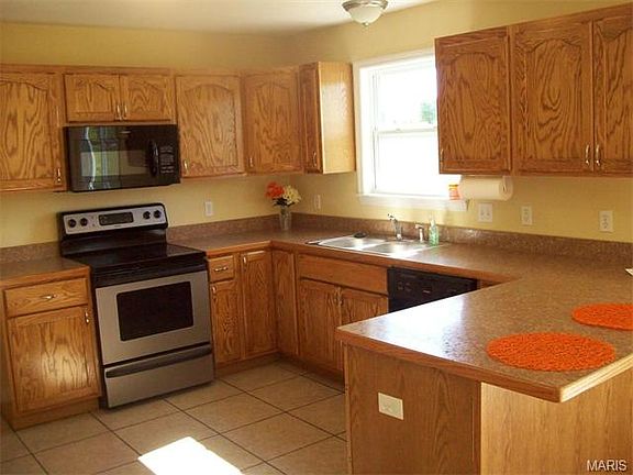 5th image of 418 Rhonda Dr