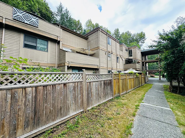 9131 Capella Dr #303 — Photo 22