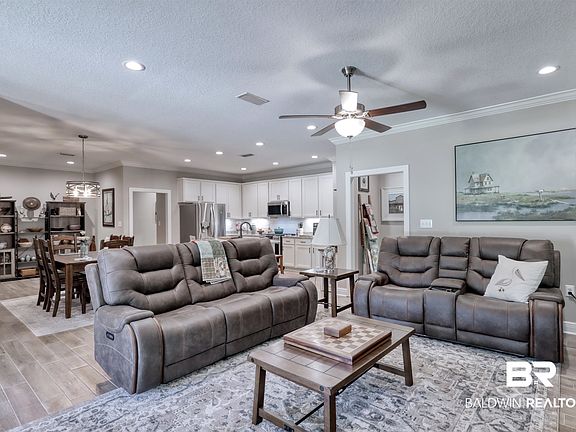 3rd image of 1004 Holmes Ave #1004