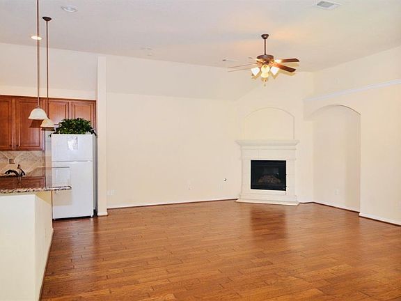 3rd image of 2527 Pittsford St
