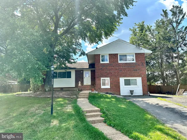 3903 Towanda Rd, Alexandria, VA 22303