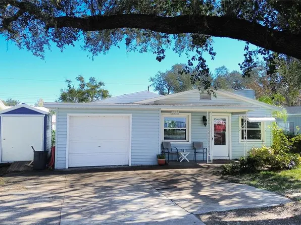 5917 Hilltop Ln E, Lakeland, FL 33809