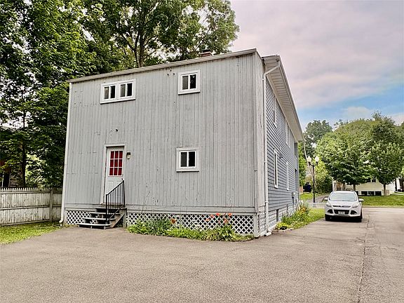 5th image of 403 W Main St