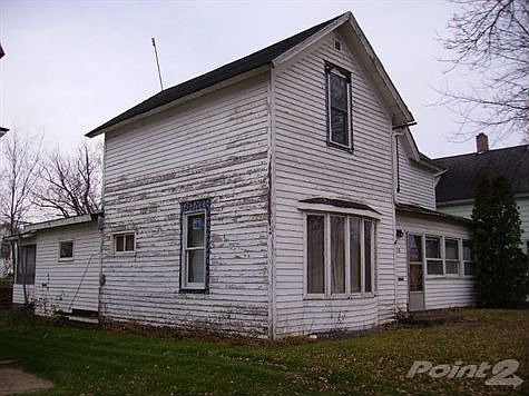 Needs paint/window trim, or new siding