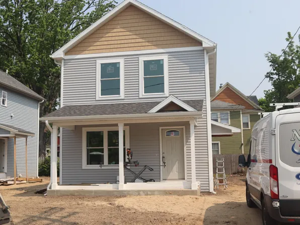 114 Burr Oak St, Kalamazoo, MI 49001