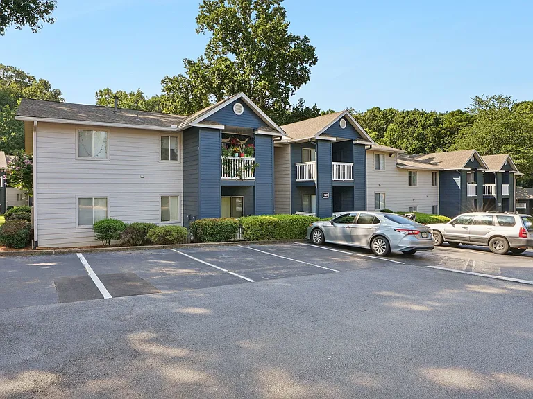 Dunwoody Pointe — Photo 5