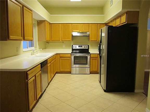 4th image of 27536 Breakers Dr