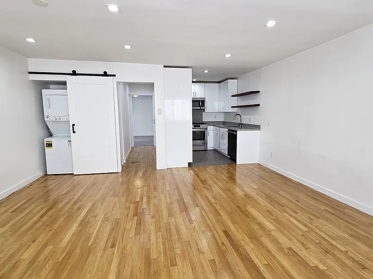 1104 S Masselin Ave #4 — Photo 5