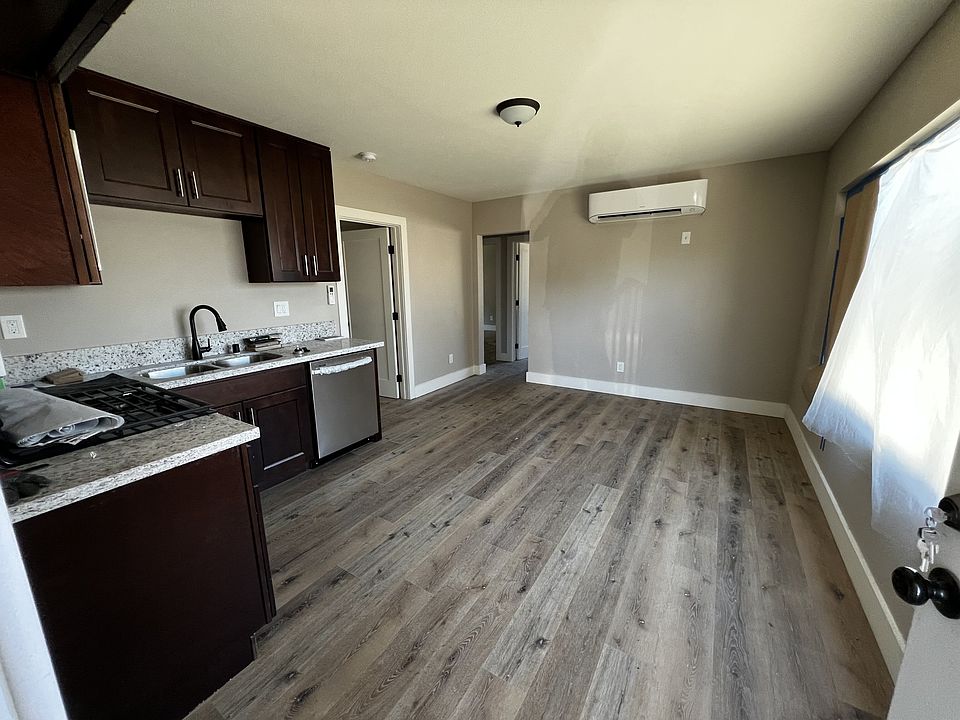 1st image of 543 W 88th St