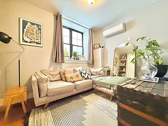 81 Carlton Avenue, #1
