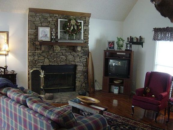 Great Room w/Fireplace