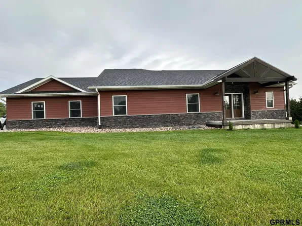 2205 Woodsey Ln, Crete, NE 68333