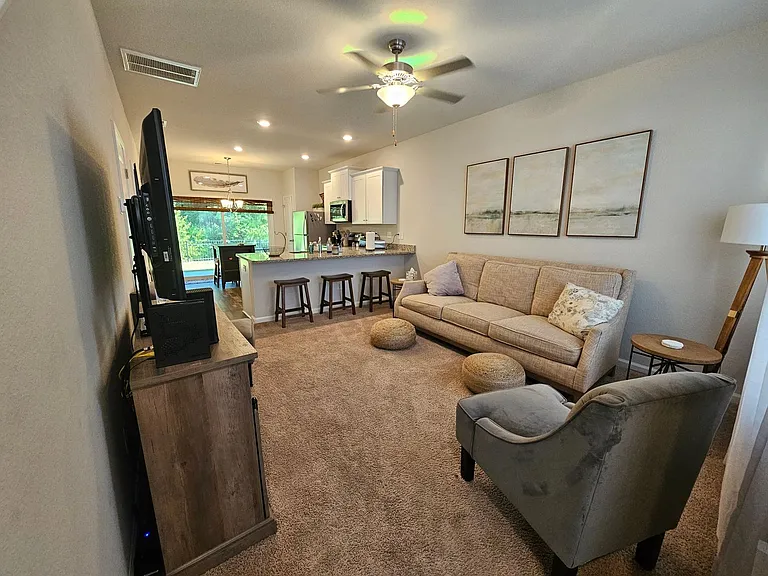202 Chandler Ct — Photo 4