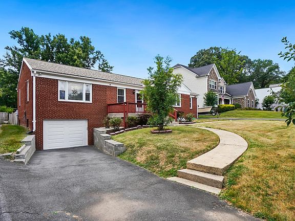 3rd image of 7431 Mason Ln